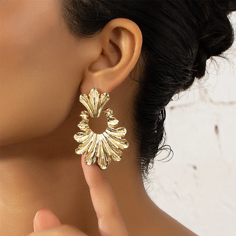 Metallic Leaf Statement Earrings for Women - Retro Luxe Fashion Accessory with Unique Design