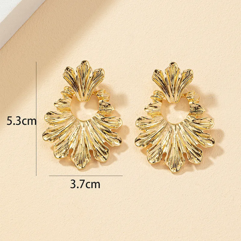 Metallic Leaf Statement Earrings for Women - Retro Luxe Fashion Accessory with Unique Design