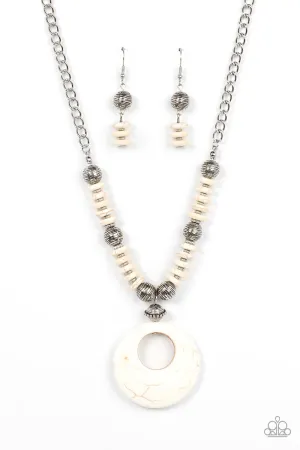 Paparazzi Necklace ~ Oasis Goddess - White