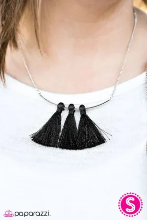 Paparazzi Necklace ~ Worldly Wonderful - Black