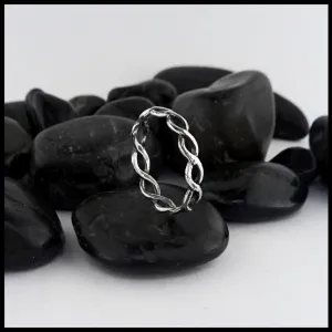 Simple Twist Ring