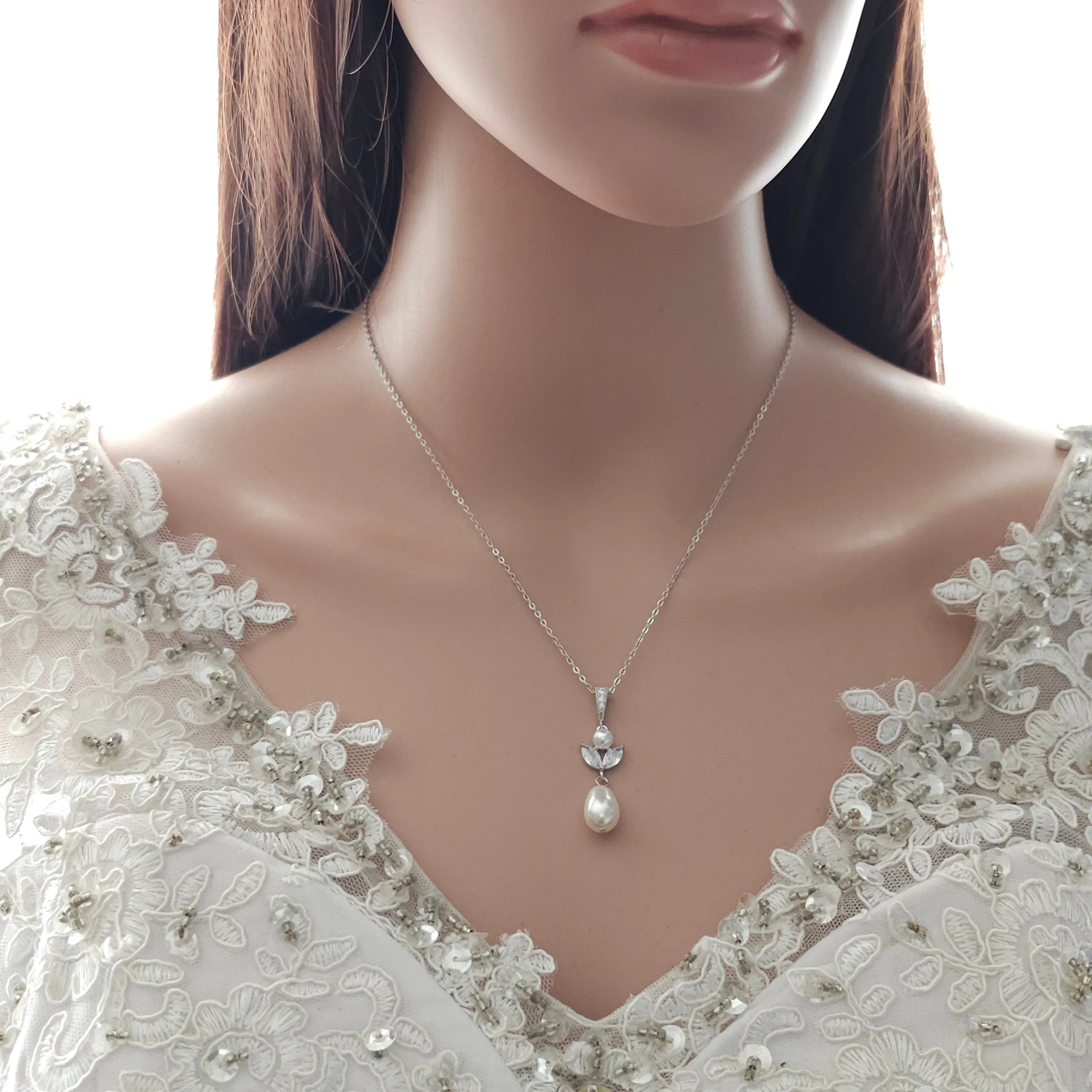 Simple Wedding Pearl Pendant Necklace with Backdrop in Gold-Leila